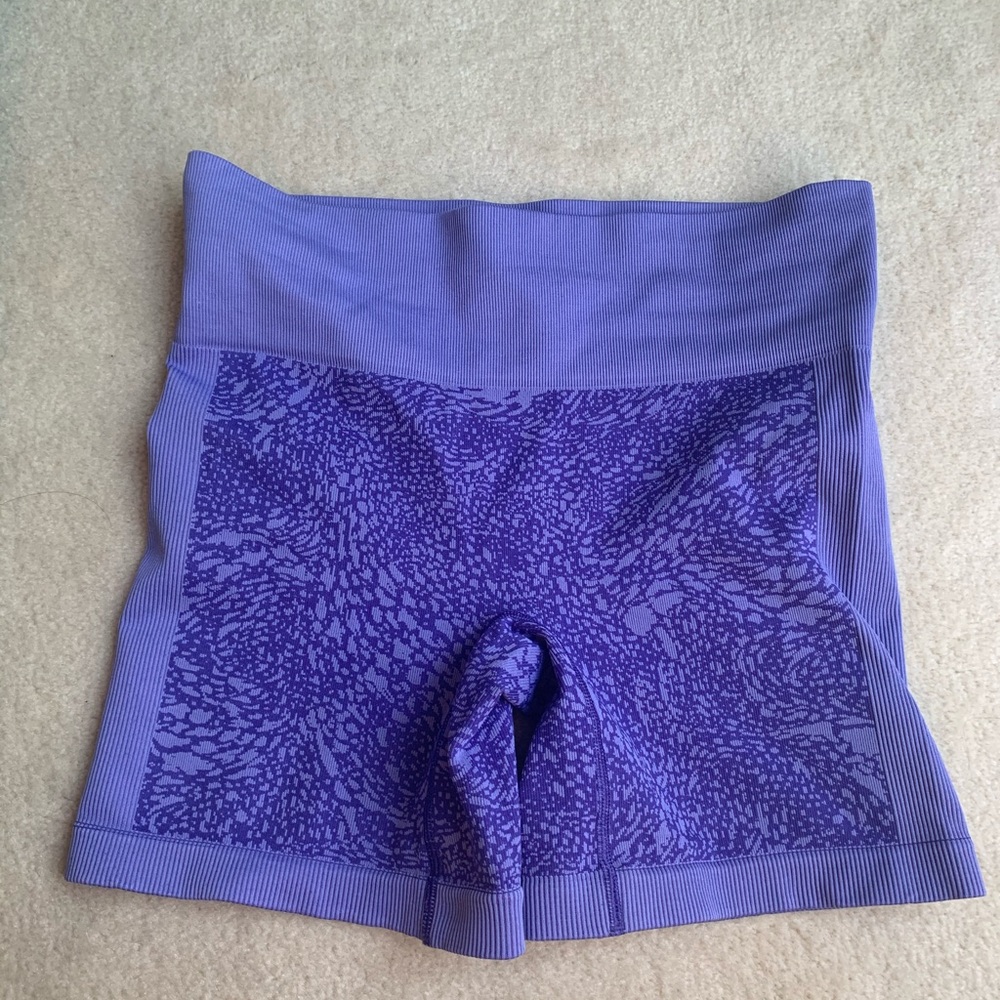 Lululemon shorts size 10